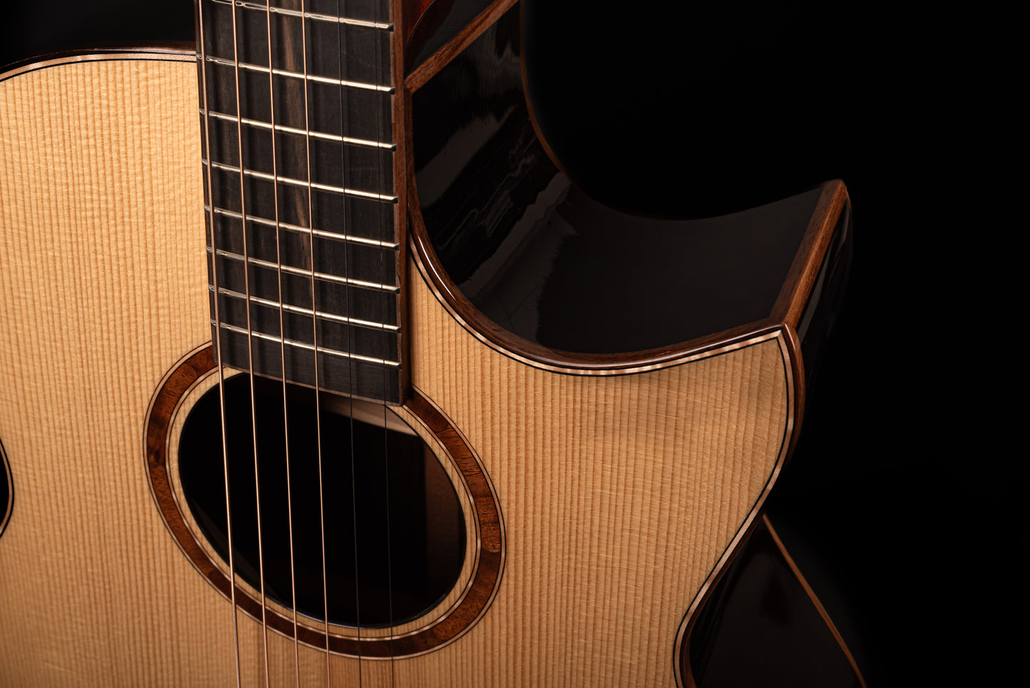 AVENIR 25 SERIES AUDITORIUM ENGELMANN SPRUCE WENGE