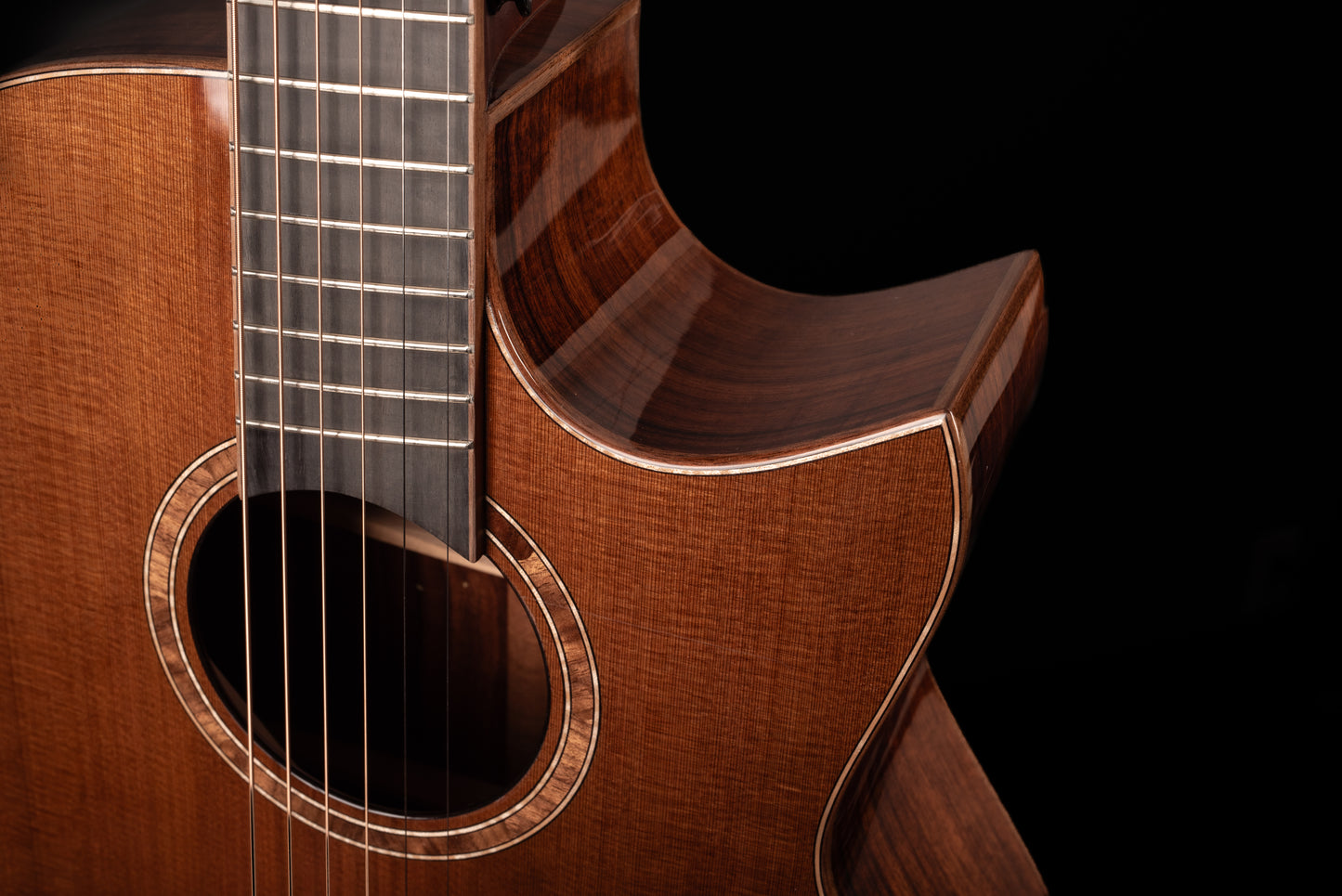 AVENIR 25 SERIES AUDITORIUM CEDAR SANTOS ROSEWOOD FAN FRET