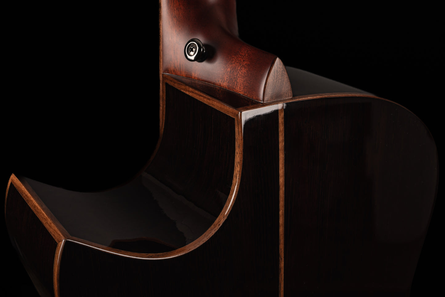 AVENIR 25 SERIES AUDITORIUM ENGELMANN SPRUCE WENGE