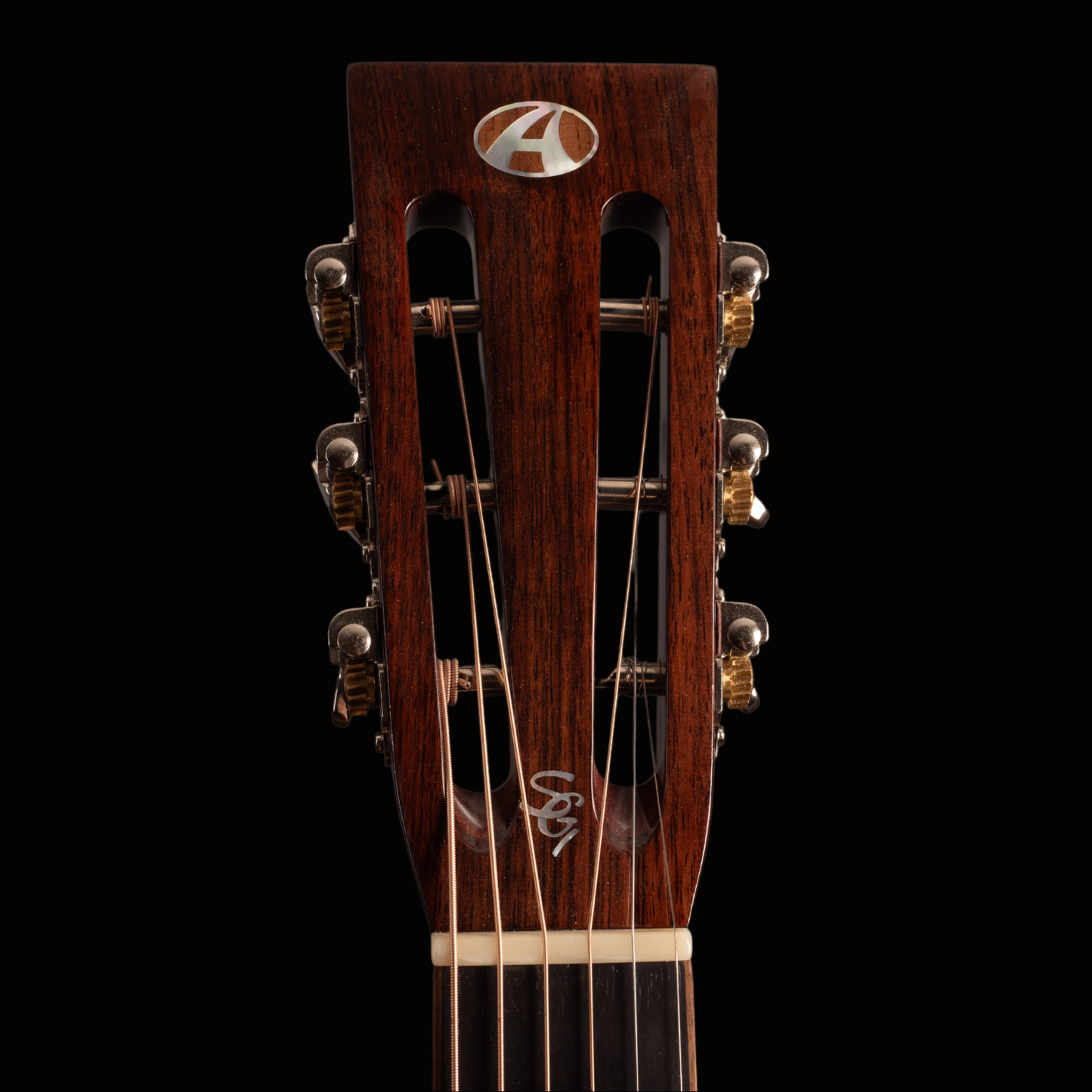 AVENIR TRADITIONAL PARLOUR