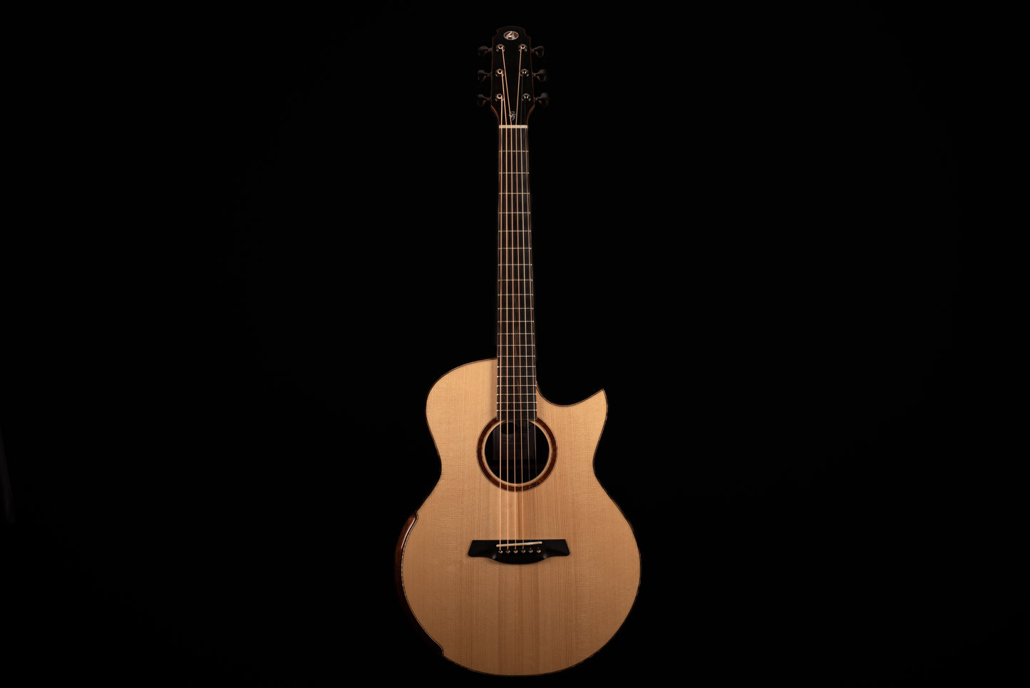 AVENIR 25 SERIES AUDITORIUM ENGELMANN SPRUCE WENGE