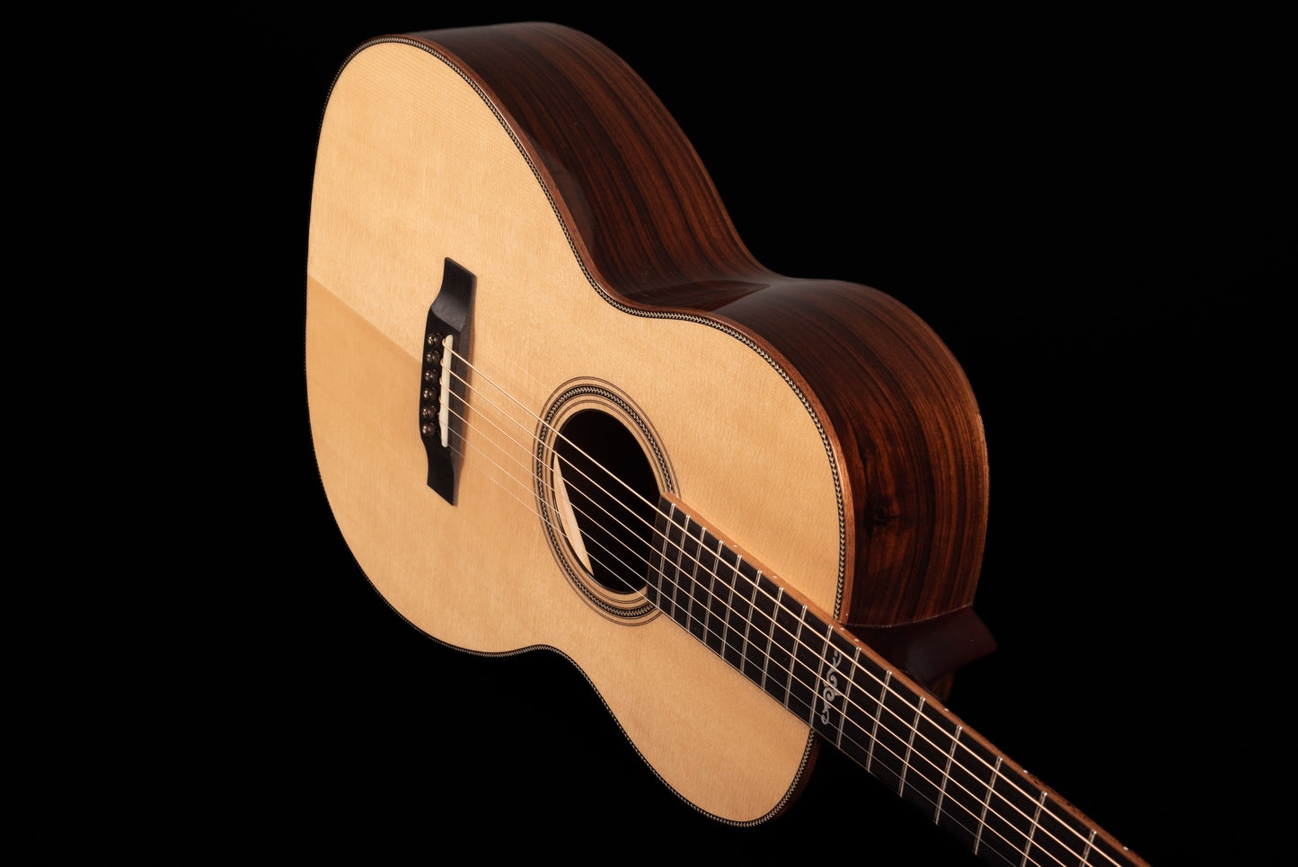 AVENIR TRADITIONAL PARLOUR