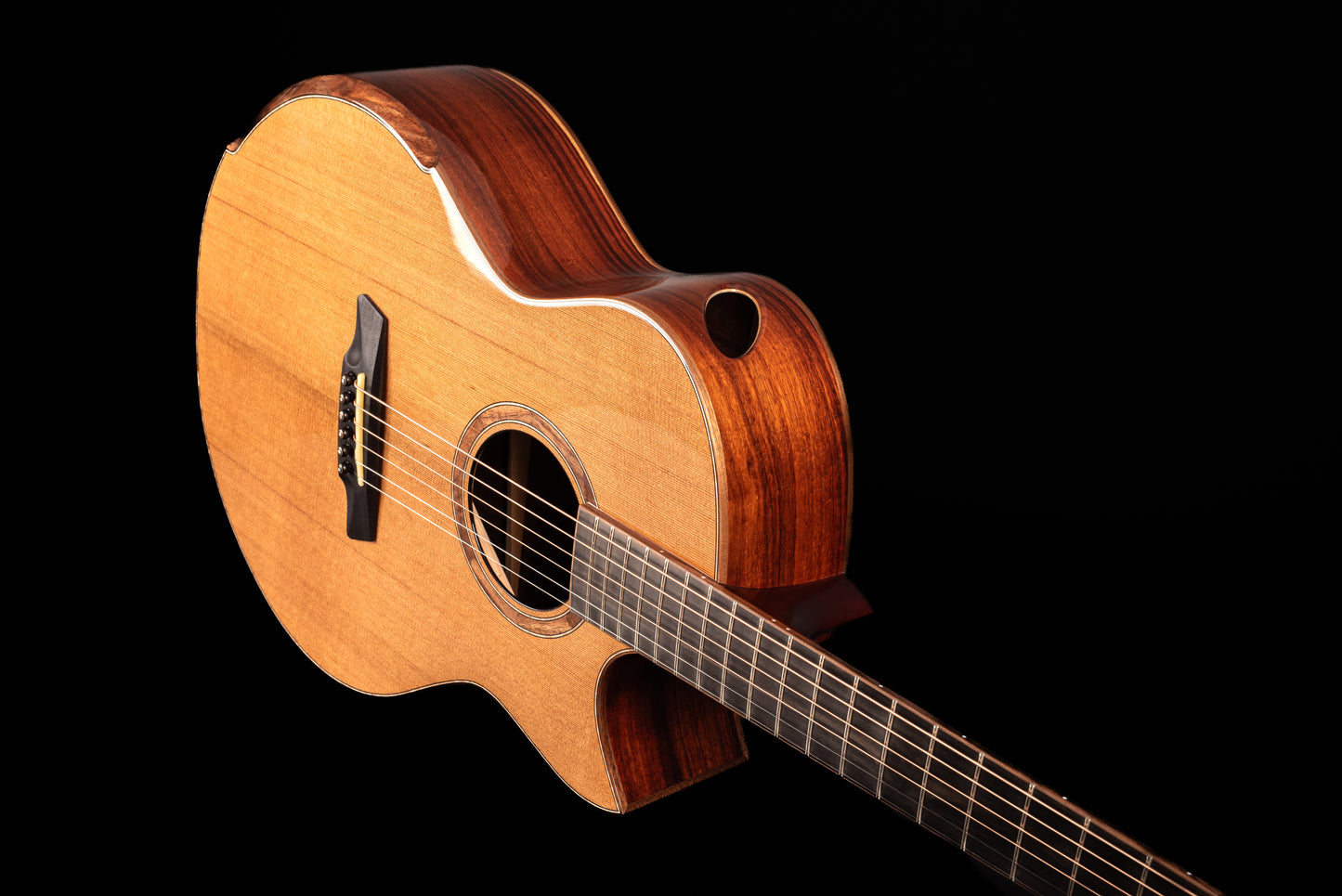 AVENIR 25 SERIES AUDITORIUM CEDAR SANTOS ROSEWOOD