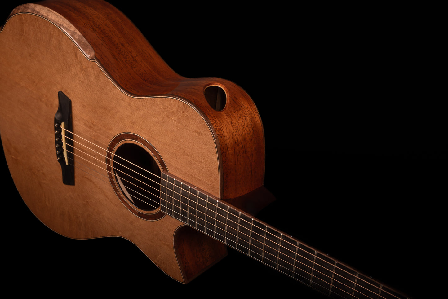 AVENIR 20 SERIES CONCERT CEDAR MAHOGANY