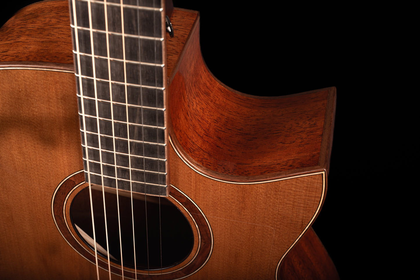 AVENIR 20 SERIES CONCERT CEDAR MAHOGANY