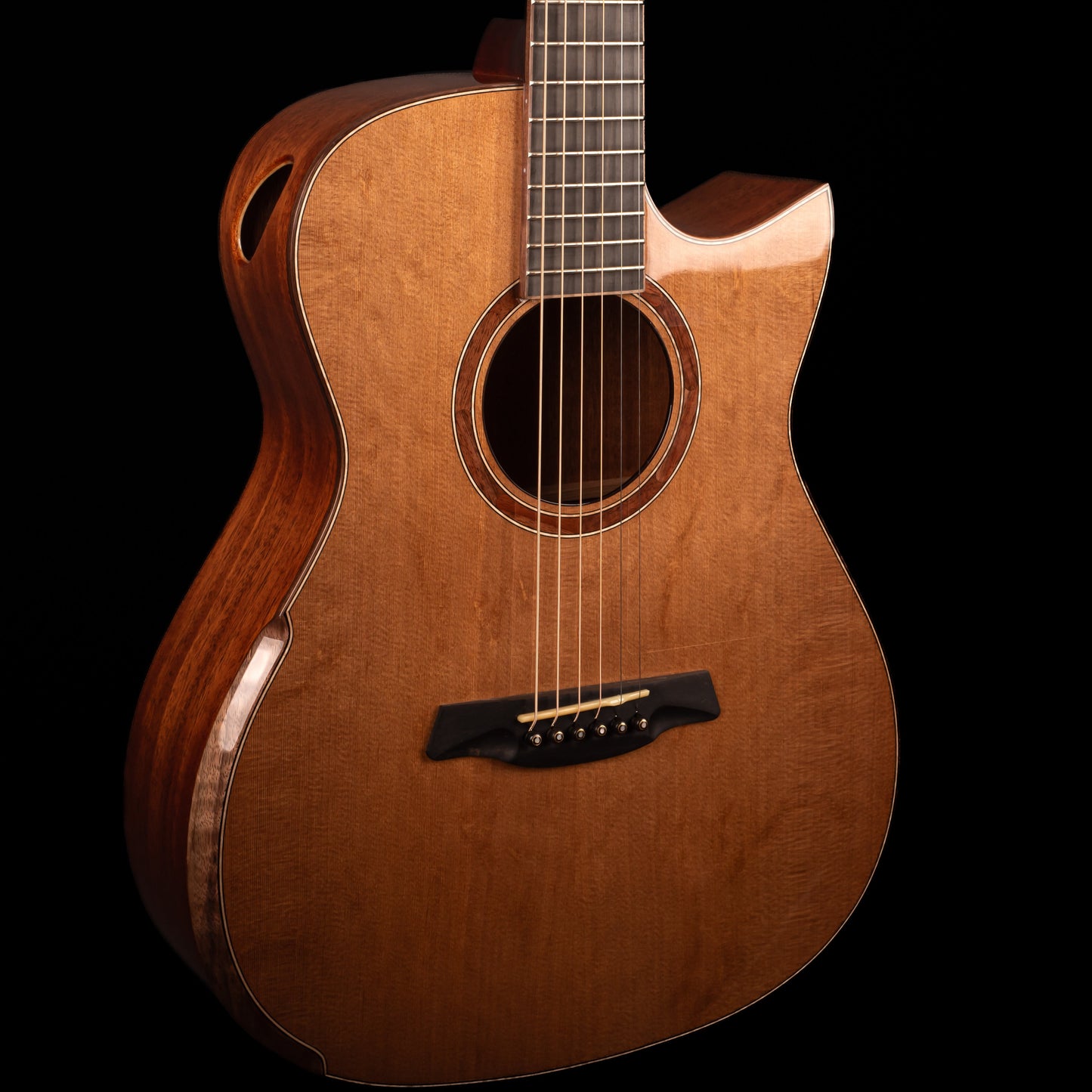 AVENIR 20 SERIES CONCERT CEDAR MAHOGANY