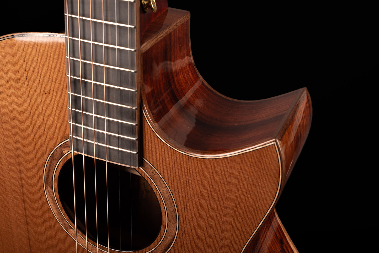 AVENIR 25 SERIES AUDITORIUM CEDAR SANTOS ROSEWOOD