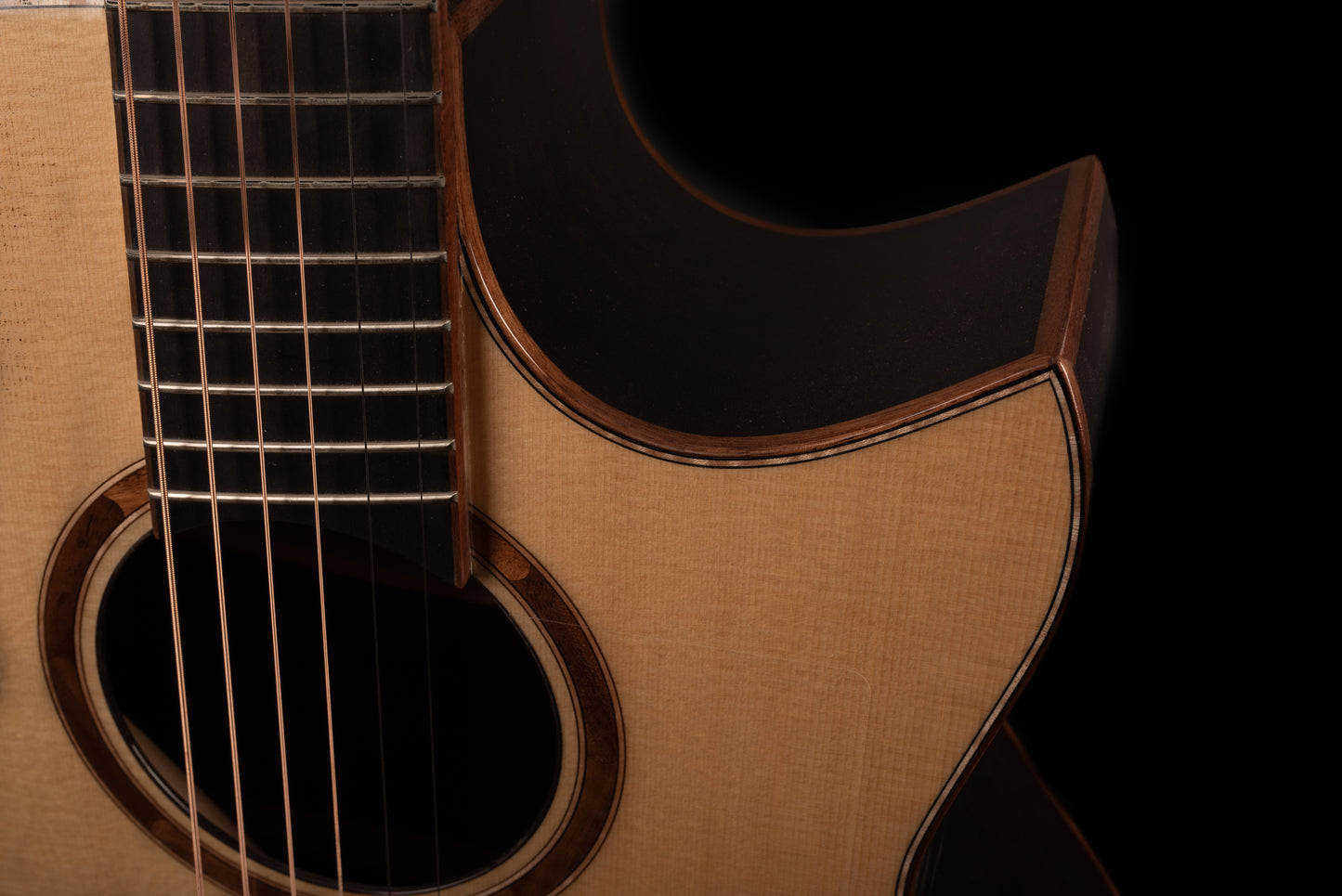 AVENIR 20 SERIES AUDITORIUM ENGELMANN SPRUCE WENGE FAN FRET