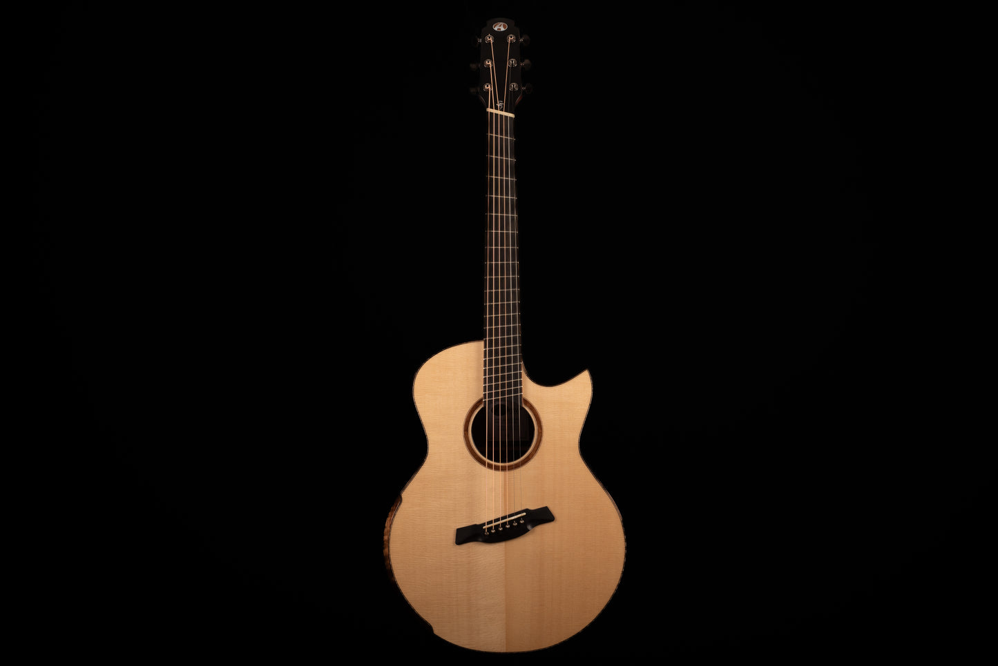 AVENIR 20 SERIES AUDITORIUM ENGELMANN SPRUCE WENGE FAN FRET
