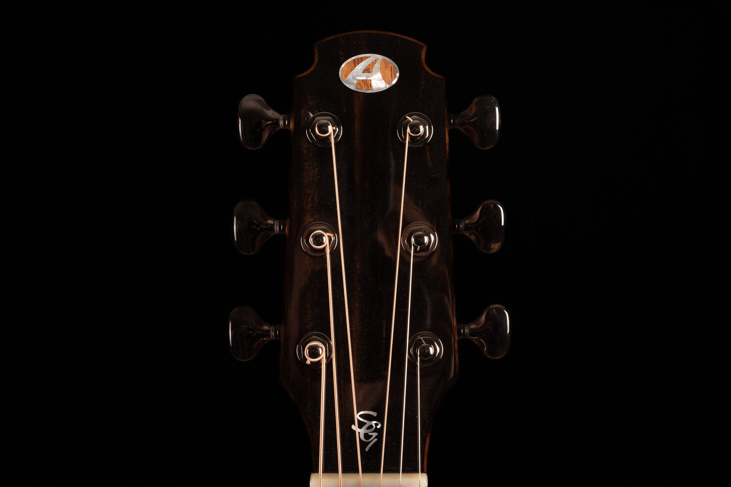 AVENIR 25 SERIES AUDITORIUM CEDAR WENGE