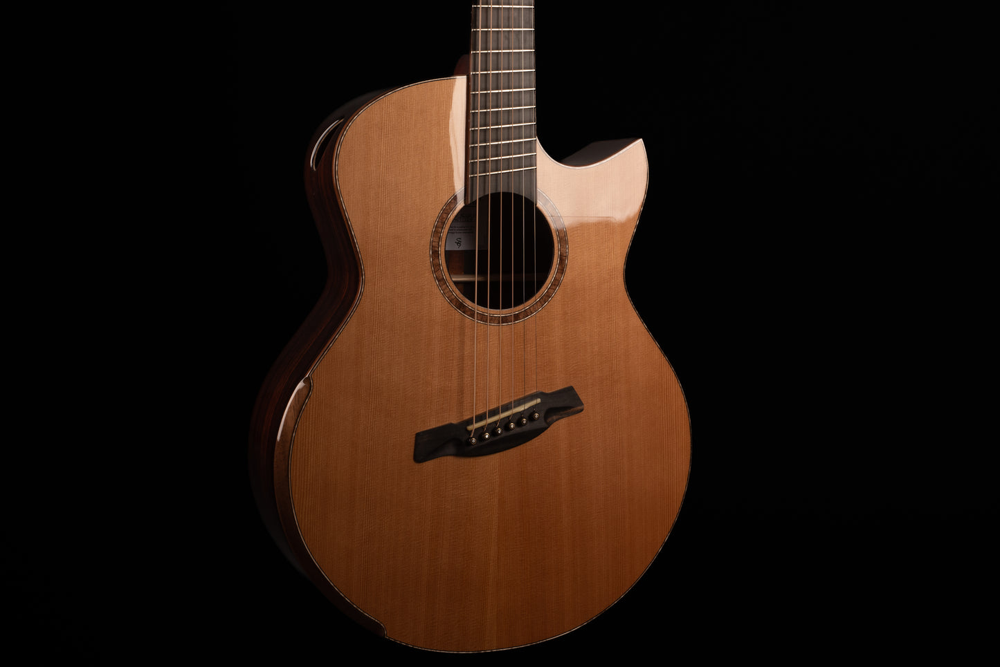 AVENIR 25 SERIES AUDITORIUM CEDAR ROSEWOOD FAN FRET