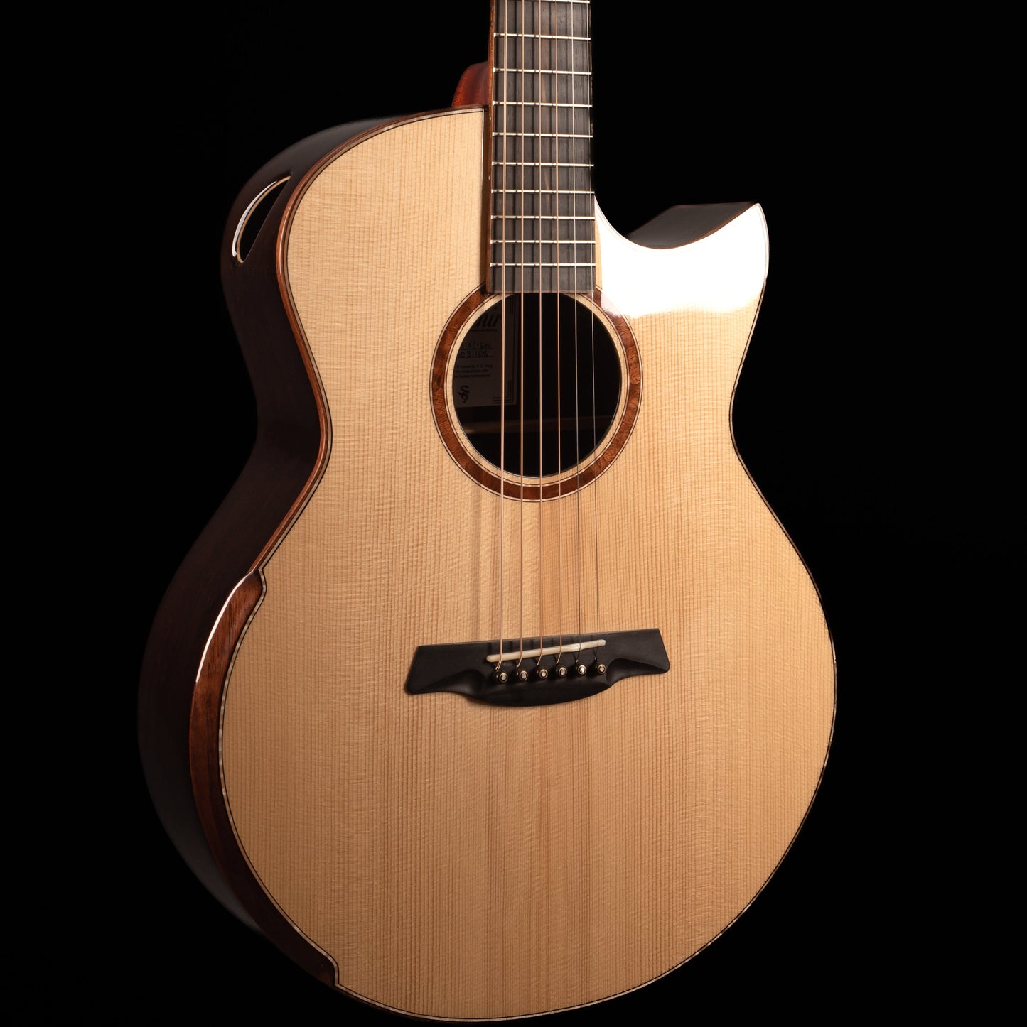 AVENIR 25 SERIES AUDITORIUM ENGELMANN SPRUCE WENGE