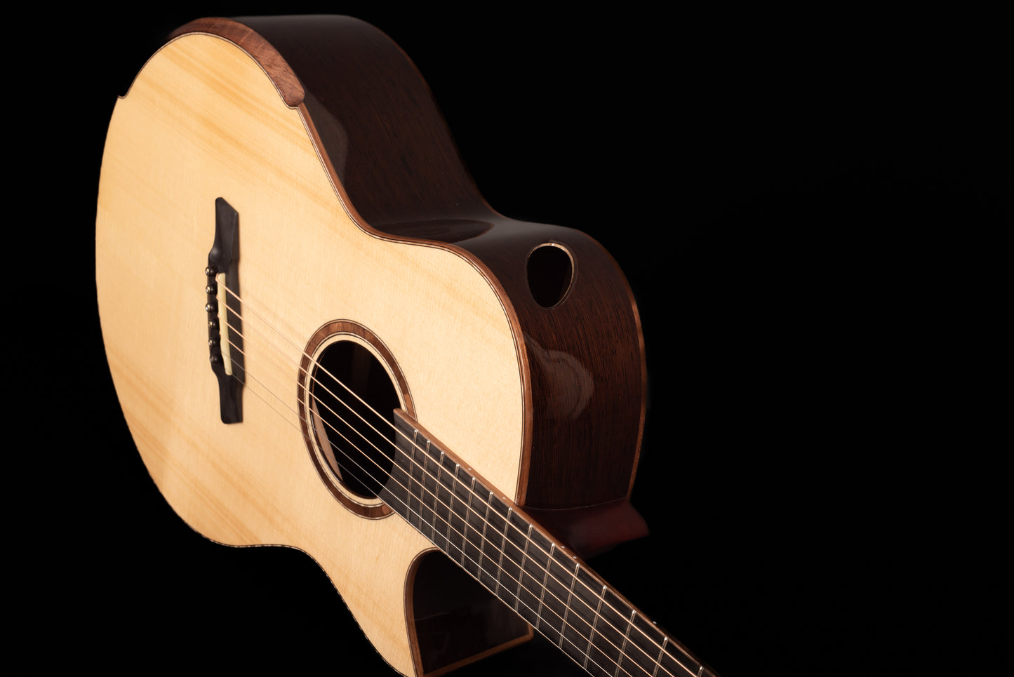 AVENIR 25 SERIES AUDITORIUM ENGELMANN SPRUCE WENGE FAN FRET