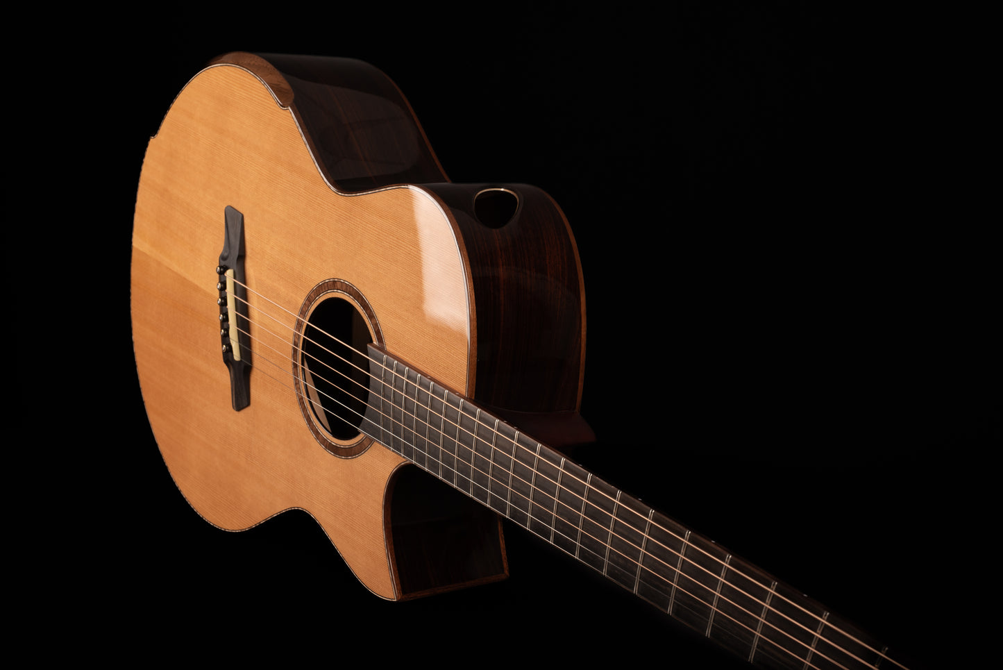 AVENIR 25 SERIES AUDITORIUM CEDAR ROSEWOOD FAN FRET