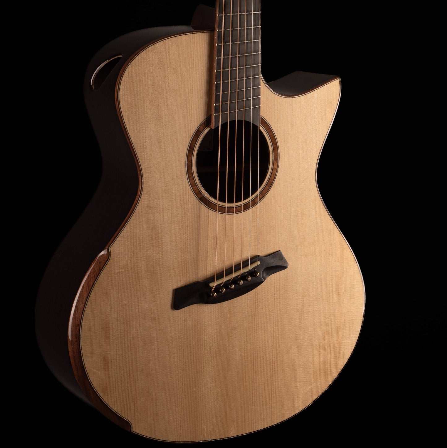 AVENIR 25 SERIES LARGE AUDITORIUM ENGELMANN SPRUCE WENGE FAN FRET